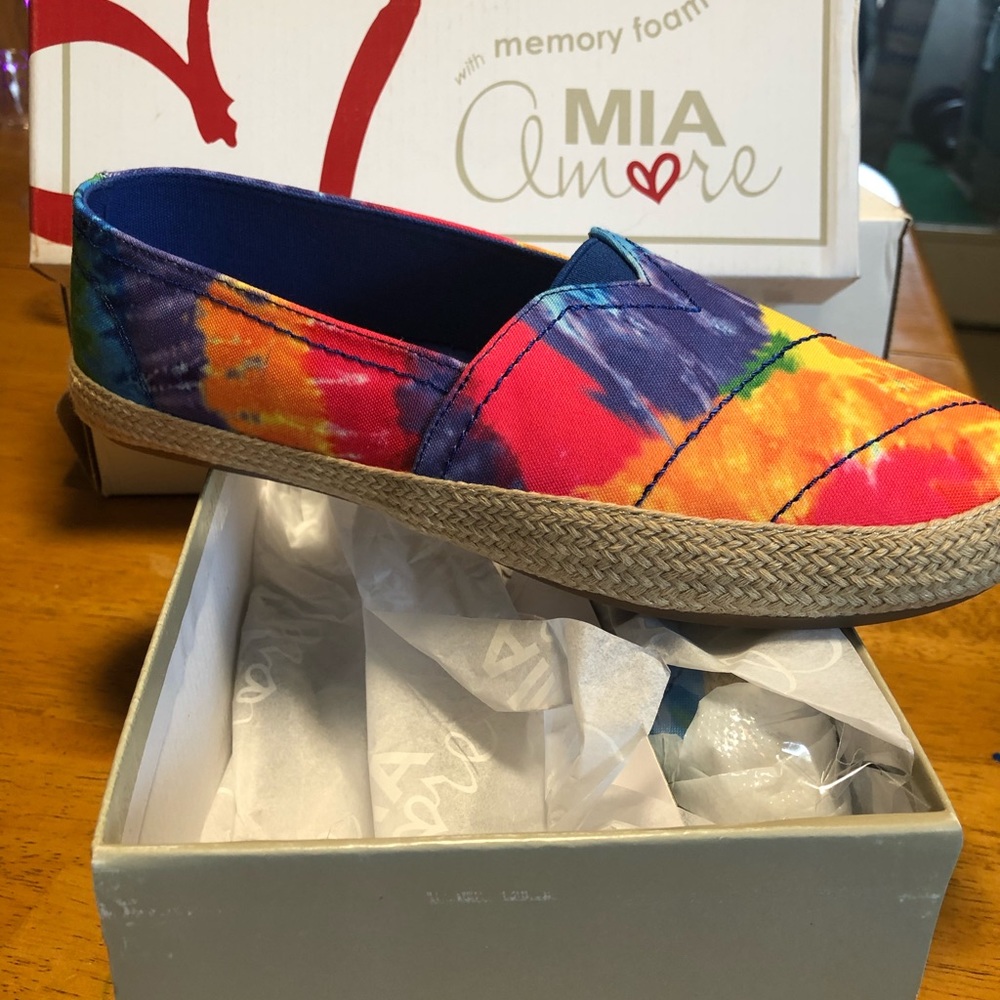 Mia Amore slip on shoes